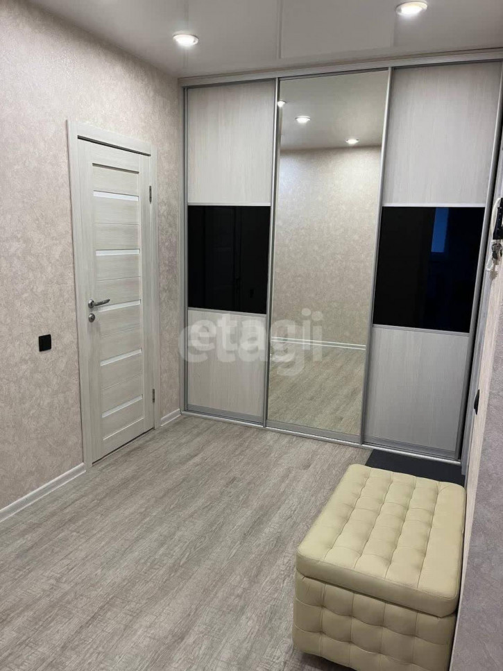 3-комн квартира Судоремонтная, 30
