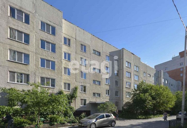 3-комн квартира Демьяна Бедного, 104