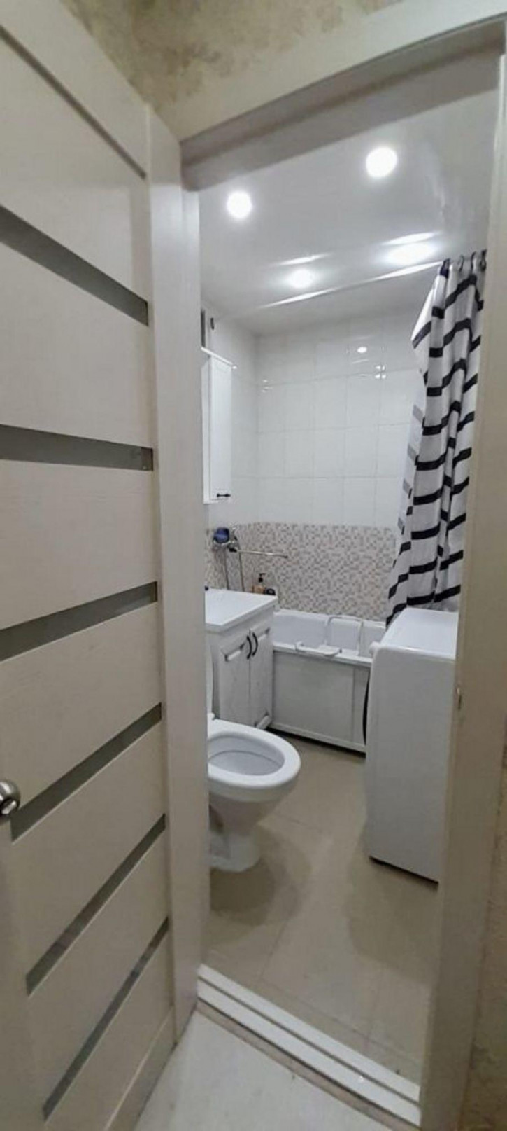 2-комн квартира Титова ул, 13