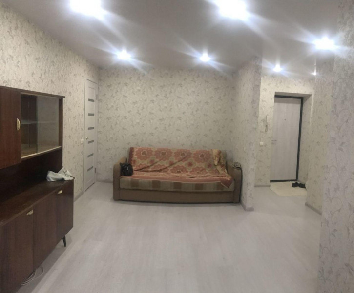 2-комн квартира Титова ул, 13