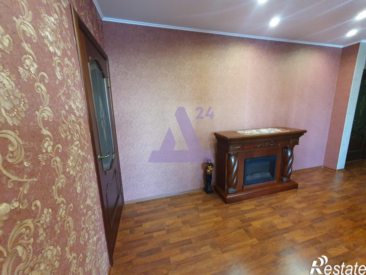 3-комн квартира улица Попова, дом 98