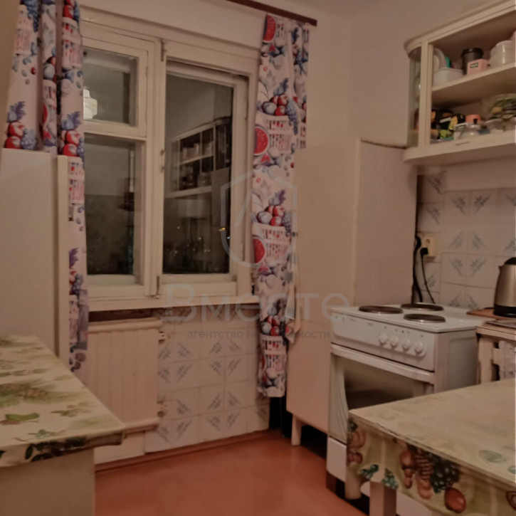 3-комн квартира Петухова, 50