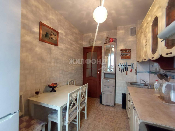 3-комн квартира Калинина улица, д.8