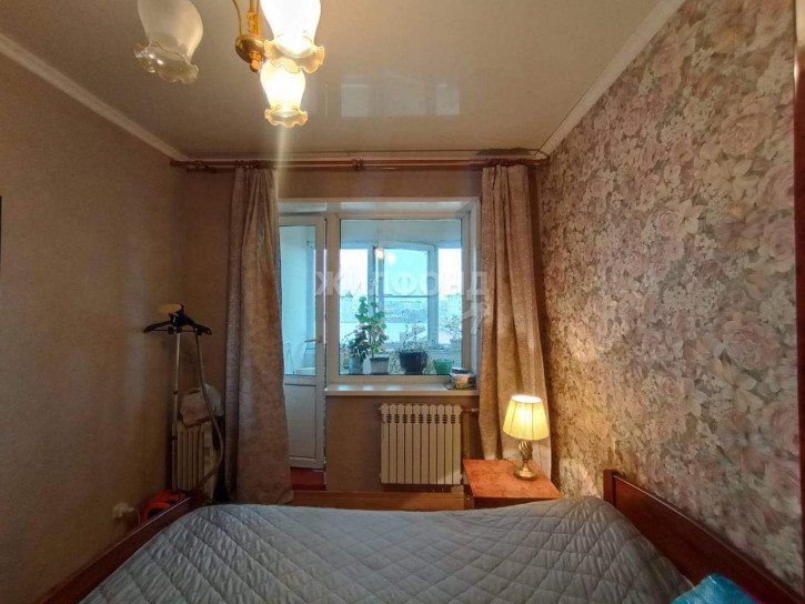 3-комн квартира Калинина улица, д.8