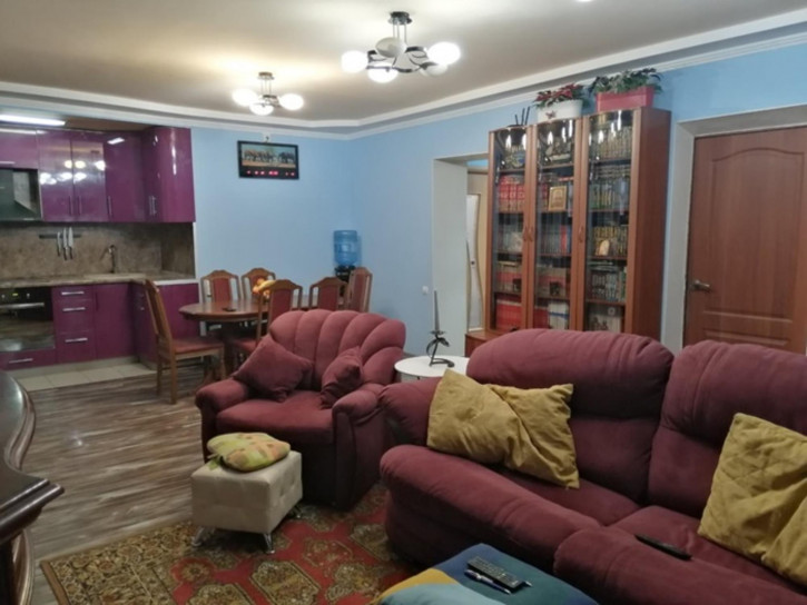4-комн квартира Коммунистическая улица, 101