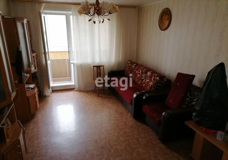 3-комн квартира Октябрьская, 8