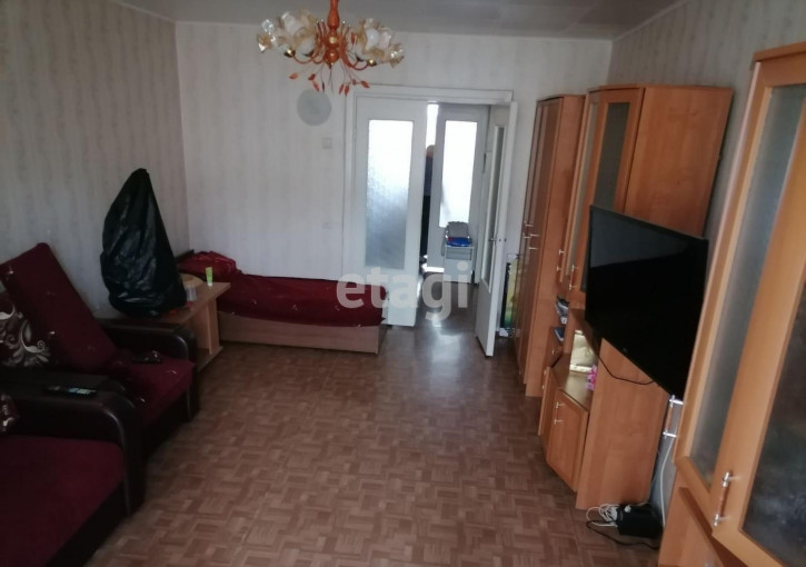 3-комн квартира Октябрьская, 8