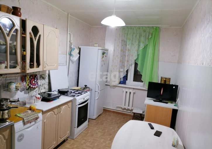 3-комн квартира Октябрьская, 8