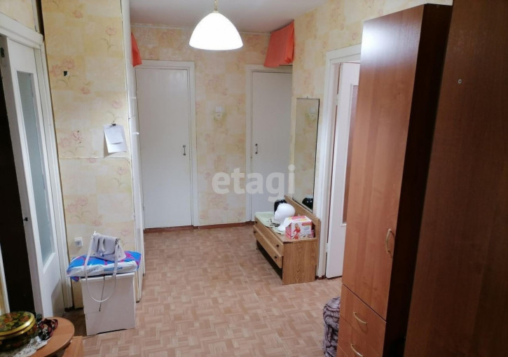 3-комн квартира Октябрьская, 8