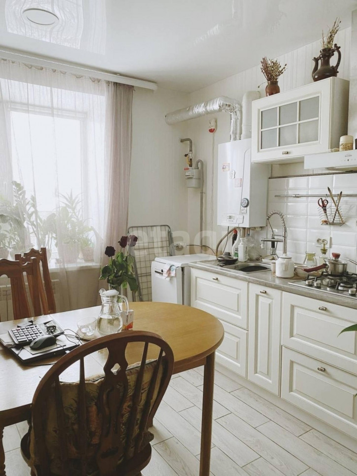 2-комн квартира 8 марта, 10