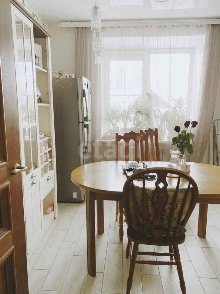 2-комн квартира 8 марта, 10