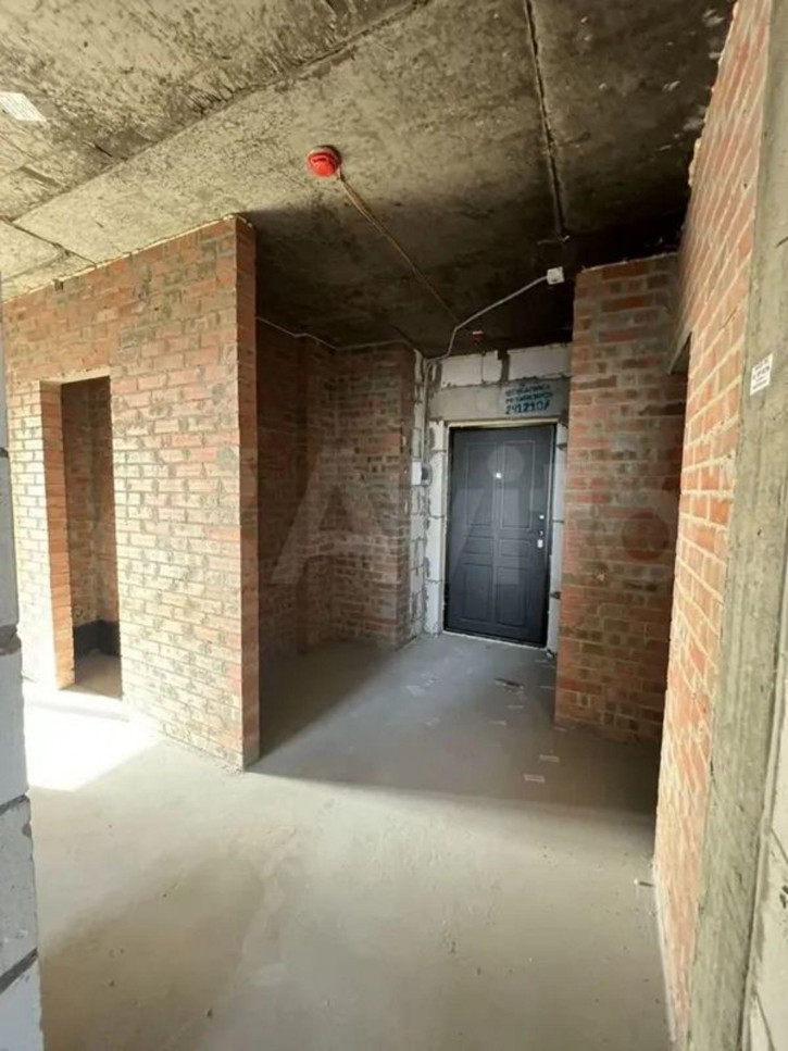 3-комн квартира в новом доме б-р Комарова, 30 к.2