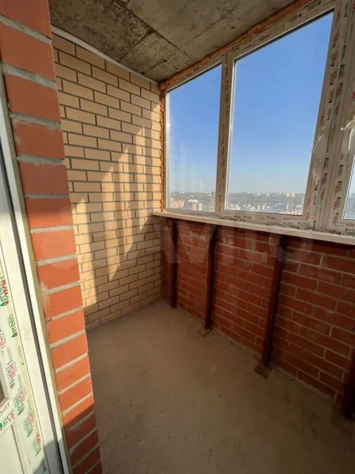 3-комн квартира в новом доме б-р Комарова, 30 к.2