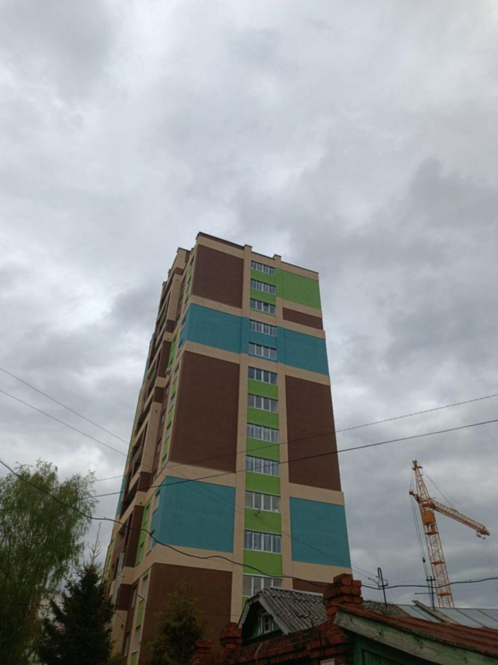 3-комн квартира в новом доме Парижской Коммуны ул, 55