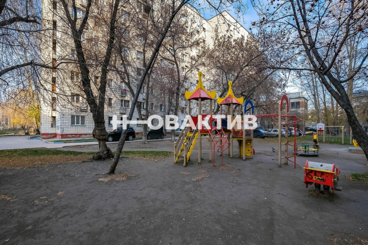 1-комн квартира Зорге, 36