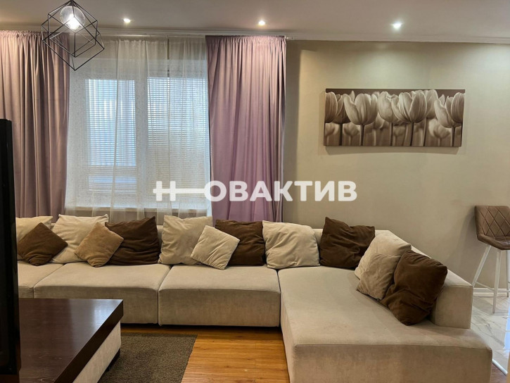 4-комн квартира Красный проспект, 153А