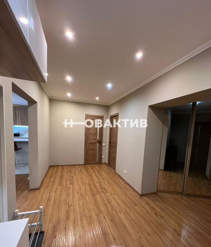 4-комн квартира Красный проспект, 153А
