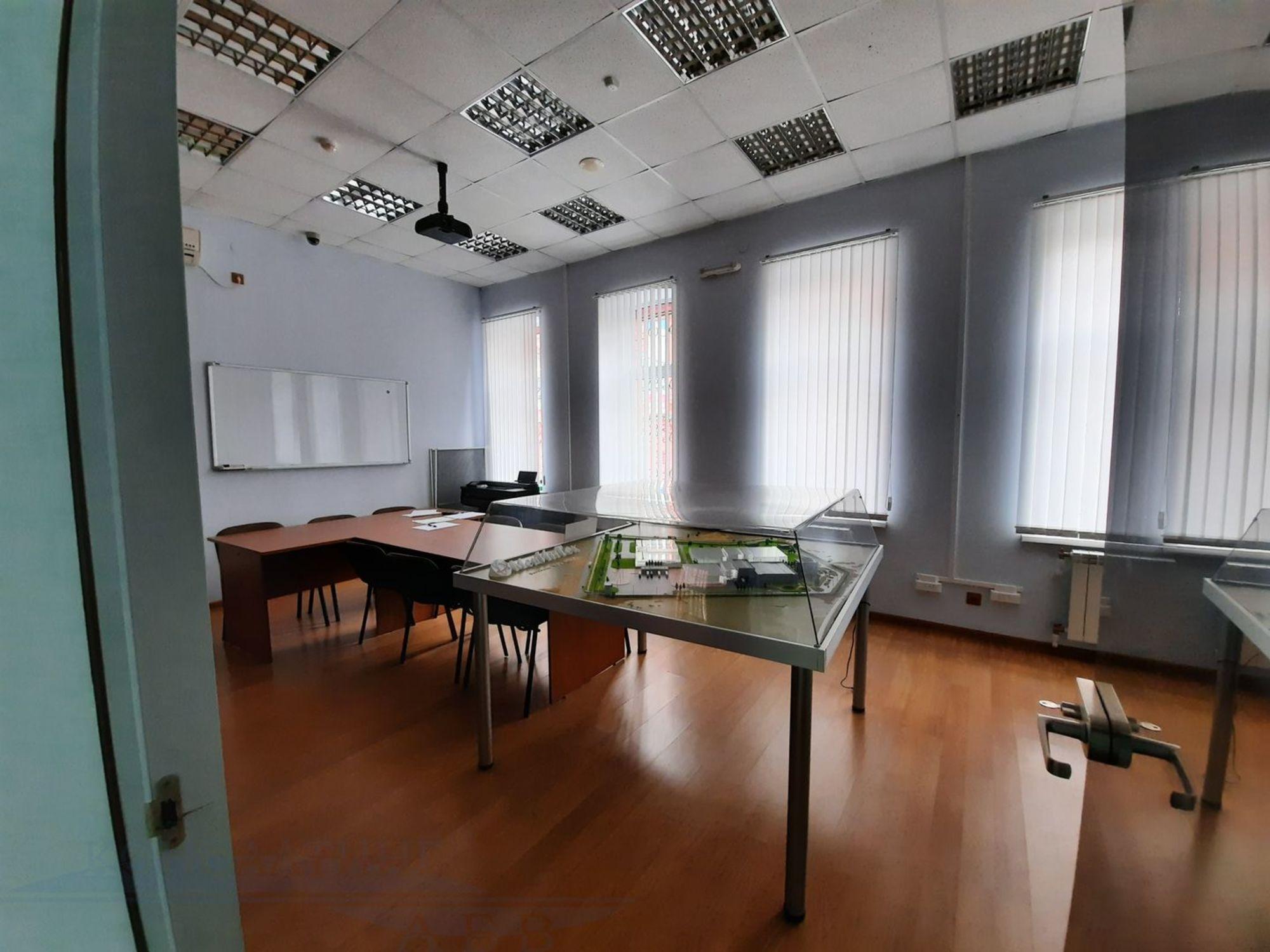 Купить офис, помещение под офис за 38 000 000 рублей на г. Астрахань, Кировский район, ул. Свердлова, 47в