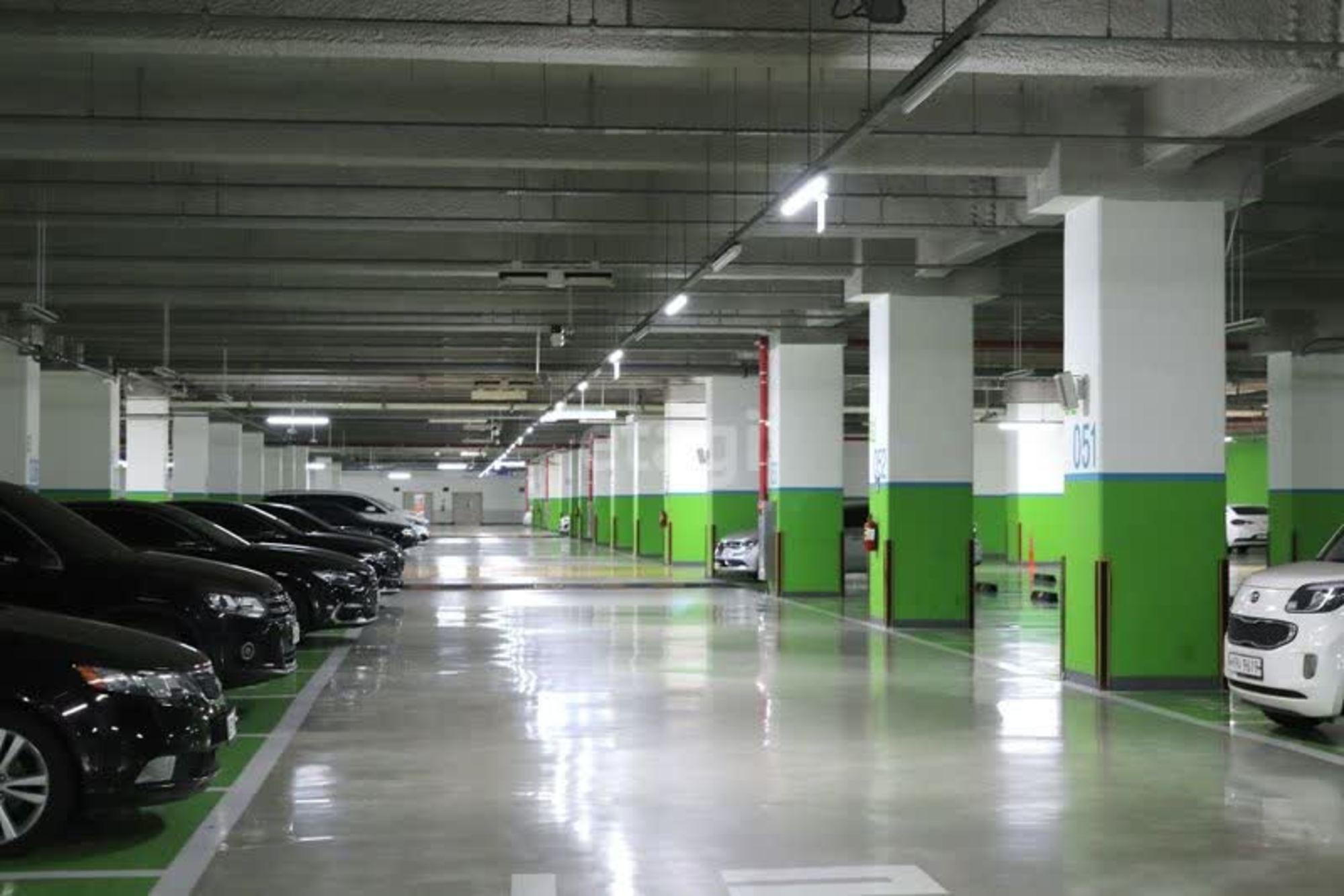 Купить квартиру за 12 700 000 рублей на Николая Машарова, 8