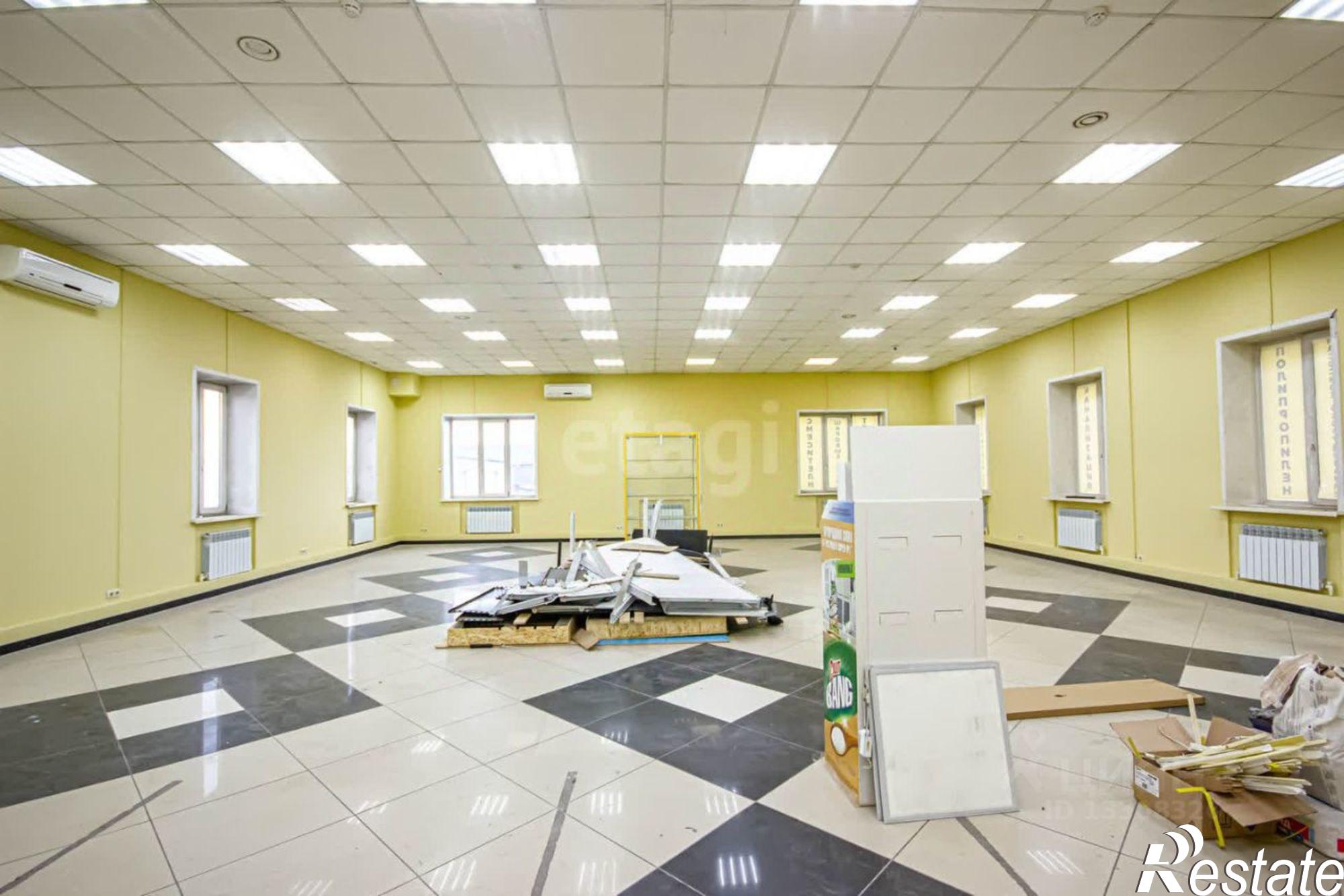 Сдать торговое помещение за 104 000 рублей на Волочаевская улица, 64 к1