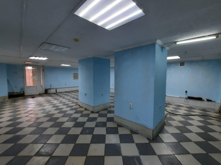 Торговое помещение г. Астрахань, Советский район, ул. Б.Хмельницкого,32