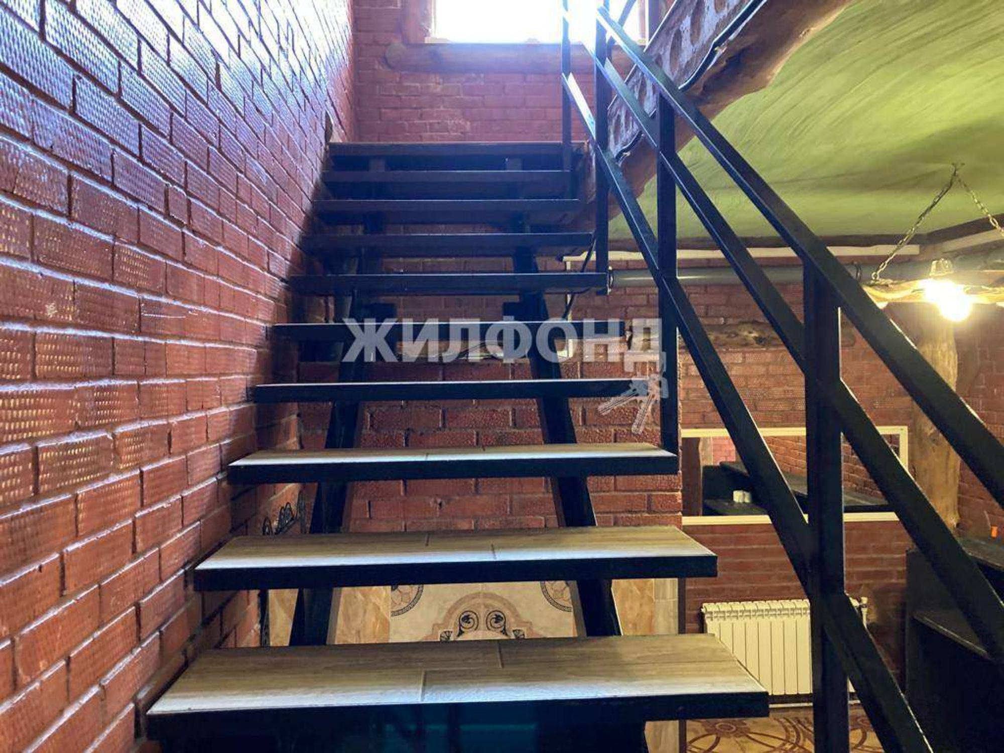 Купить дачу, дом, коттедж за 18 000 000 рублей на Центральная ул., д.Облепиха)