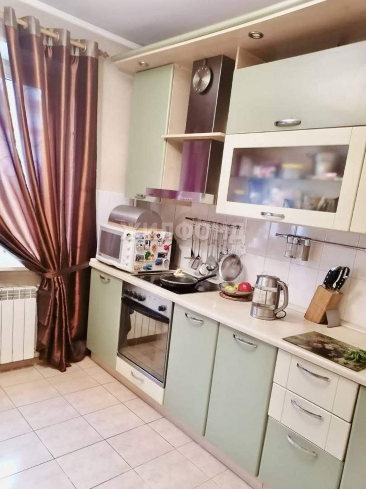 4-комн квартира 9 Мая улица, д.58Б
