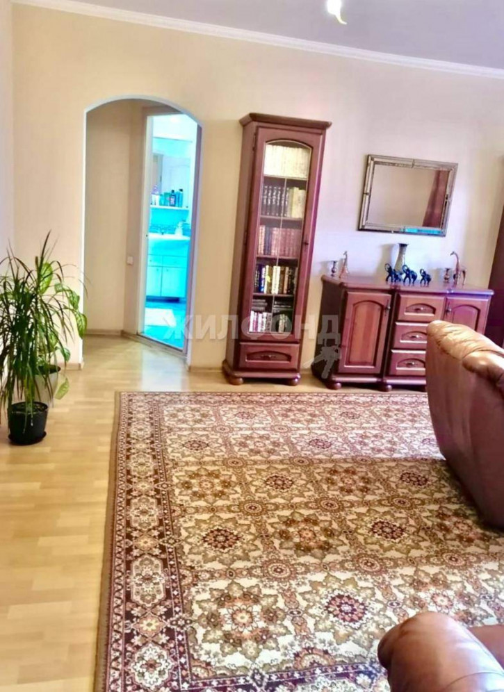 4-комн квартира 9 Мая улица, д.58Б