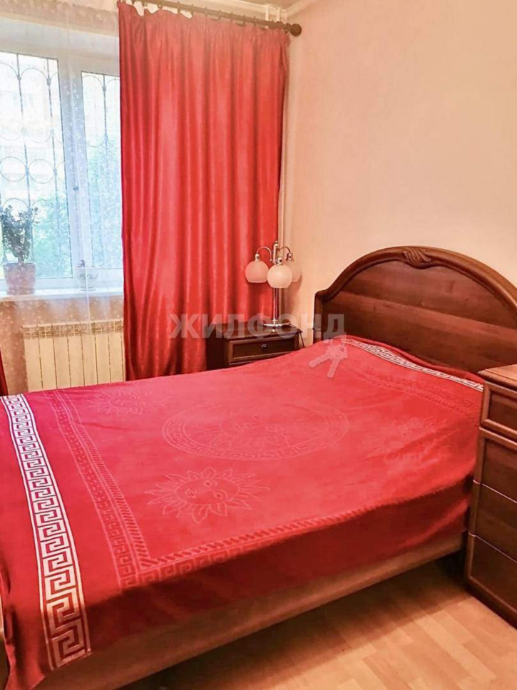 4-комн квартира 9 Мая улица, д.58Б