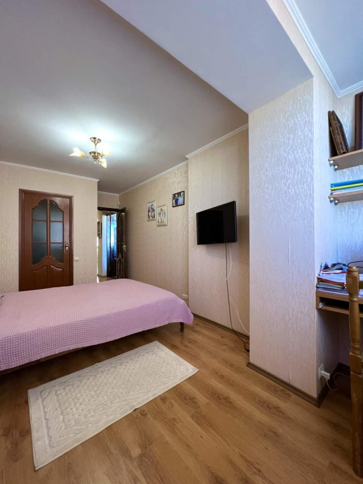 3-комн квартира Александра Косарева улица, д.2