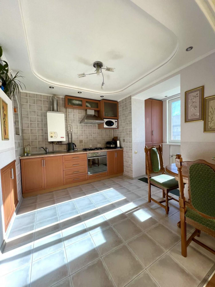 3-комн квартира Александра Косарева улица, д.2