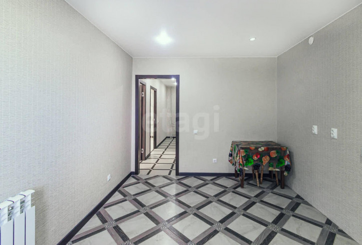 2-комн квартира улица Гагарина, 80ак4