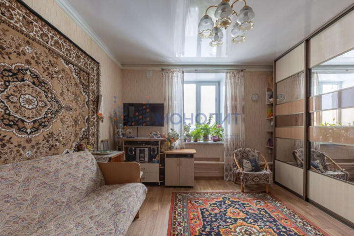 4-комн квартира Рождественская ул, 24
