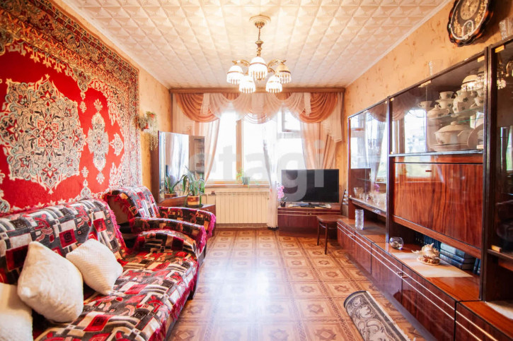 3-комн квартира Паново мкр., 14а