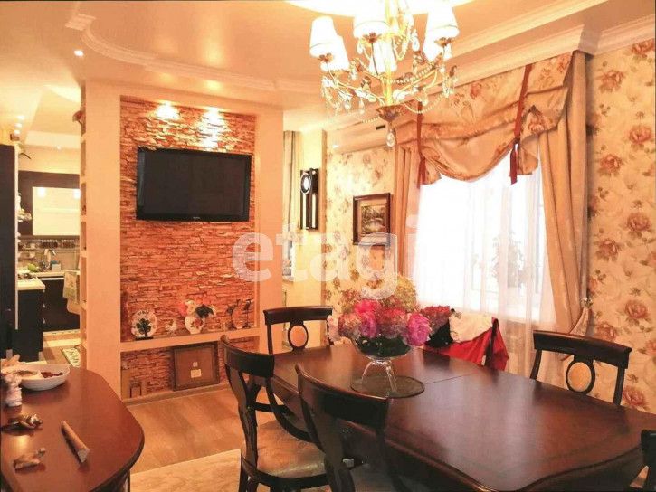 4-комн квартира Свердлова, 60