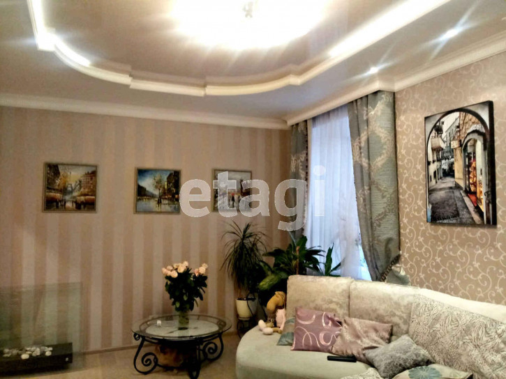 4-комн квартира Свердлова, 60