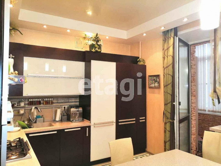 4-комн квартира Свердлова, 60