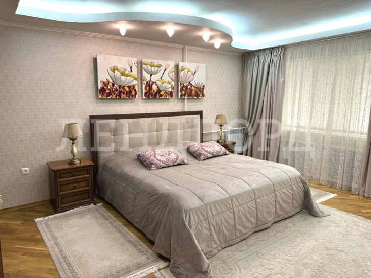 5-комн квартира улица Налбандяна, 92/24
