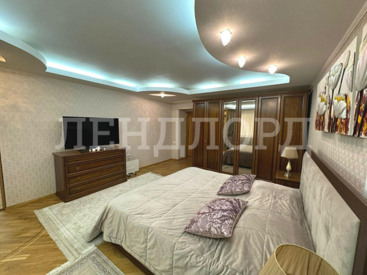 5-комн квартира улица Налбандяна, 92/24