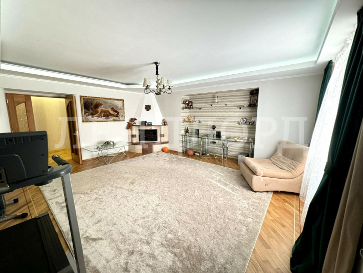 5-комн квартира улица Налбандяна, 92/24