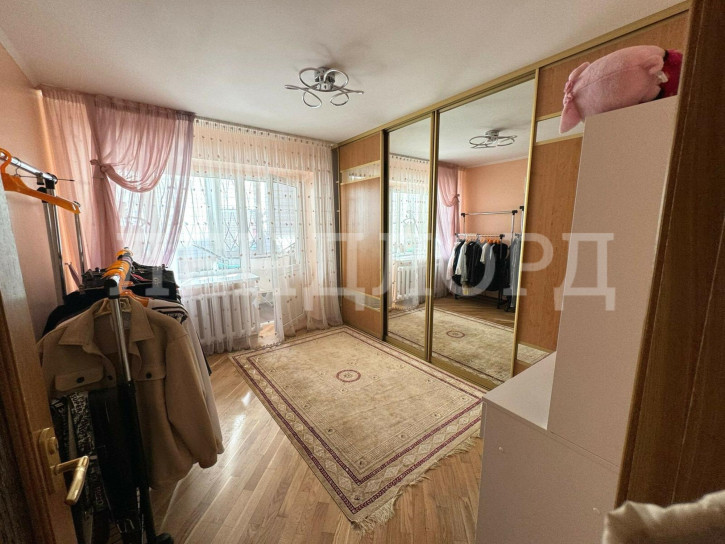 5-комн квартира улица Налбандяна, 92/24