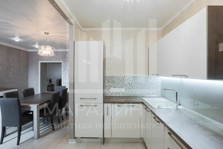 3-комн квартира Шаумяна, 62