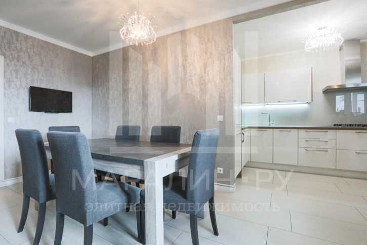 3-комн квартира Шаумяна, 62