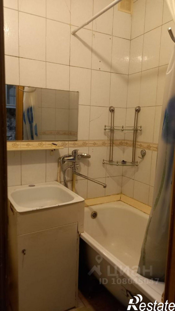 Комната бульвар Строителей, 12,  д. 12