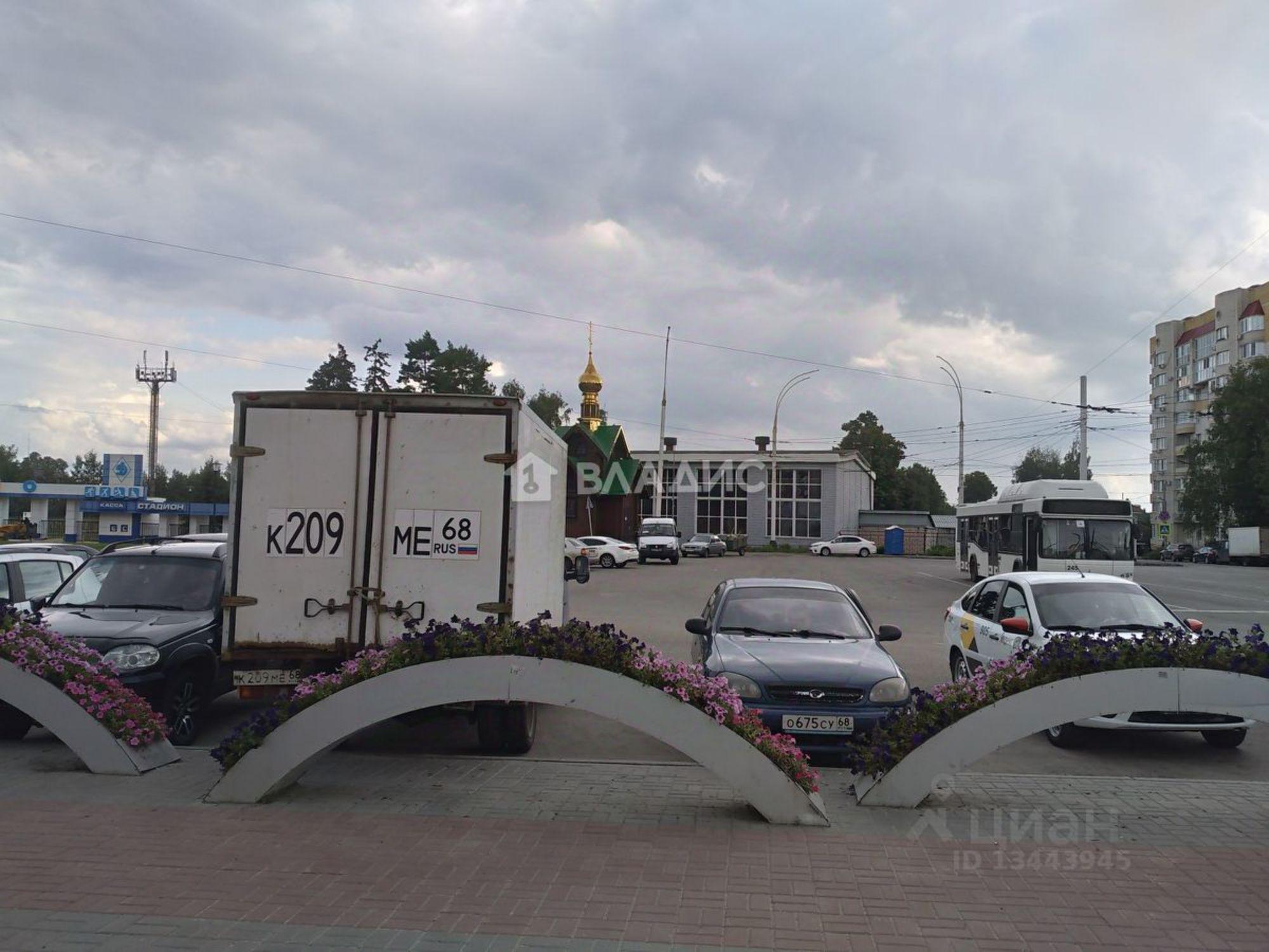 Сдать торговое помещение за 62 000 рублей на Советская улица, 1