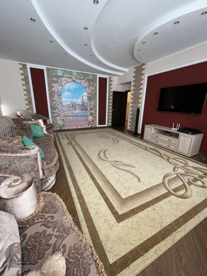 3-комн квартира Весёлая, 3