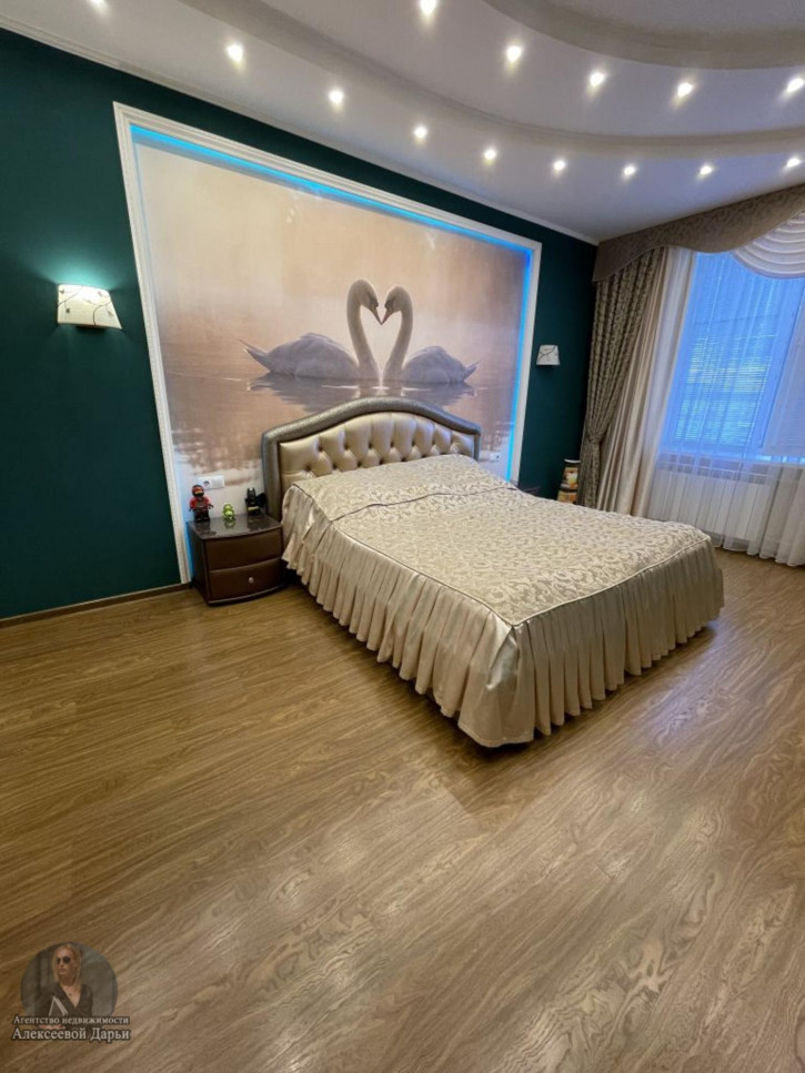 3-комн квартира Весёлая, 3
