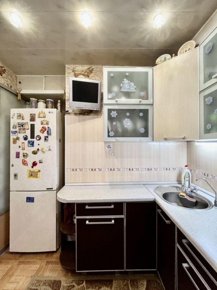 3-комн квартира Курчатова, 12