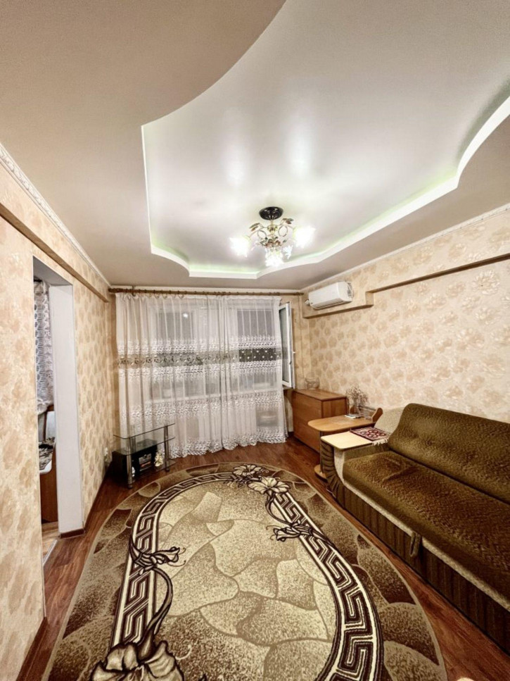 3-комн квартира Курчатова, 12