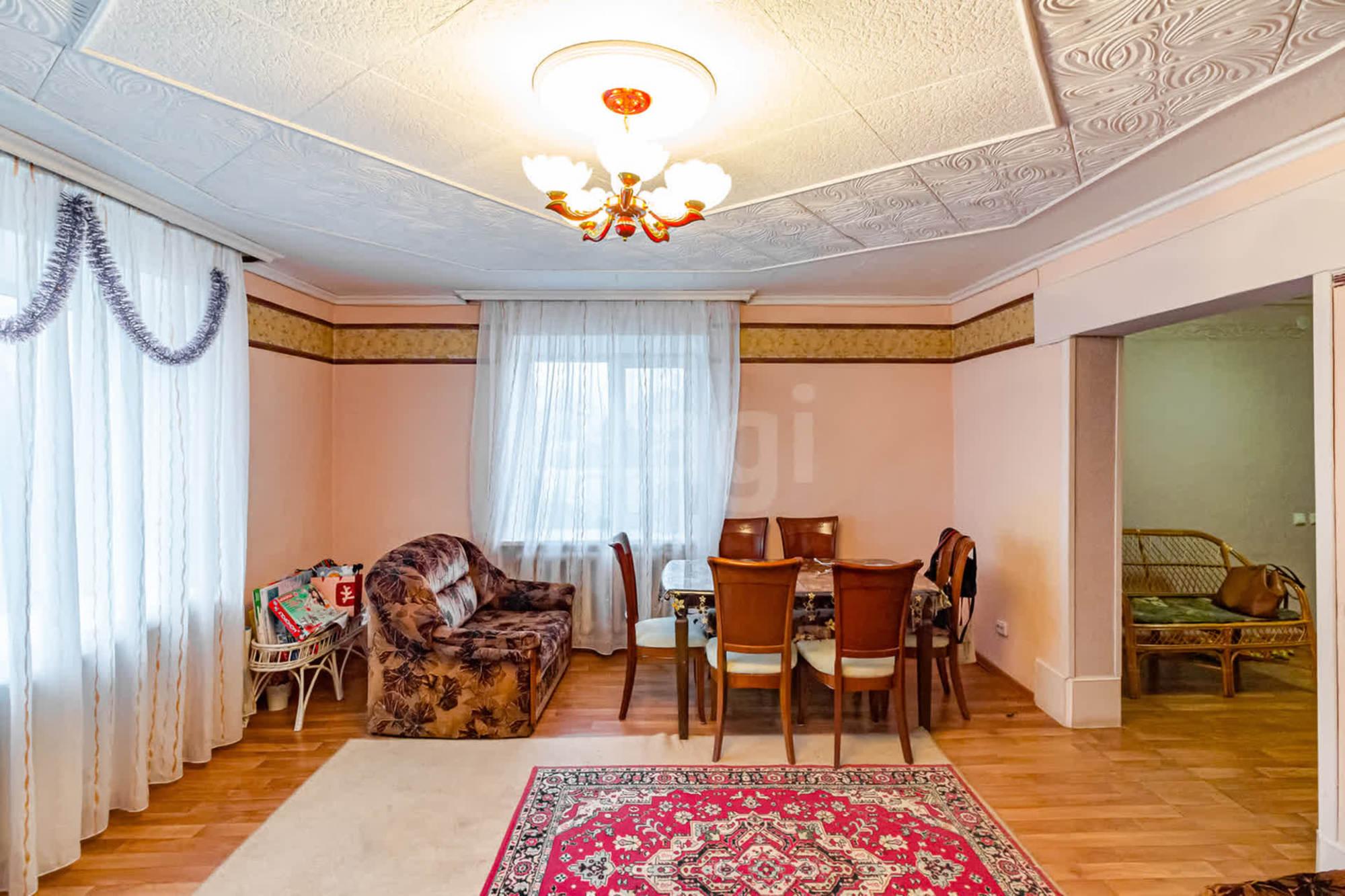 Купить дачу, дом, коттедж за 11 000 000 рублей на 6-я Садовая улица, 10